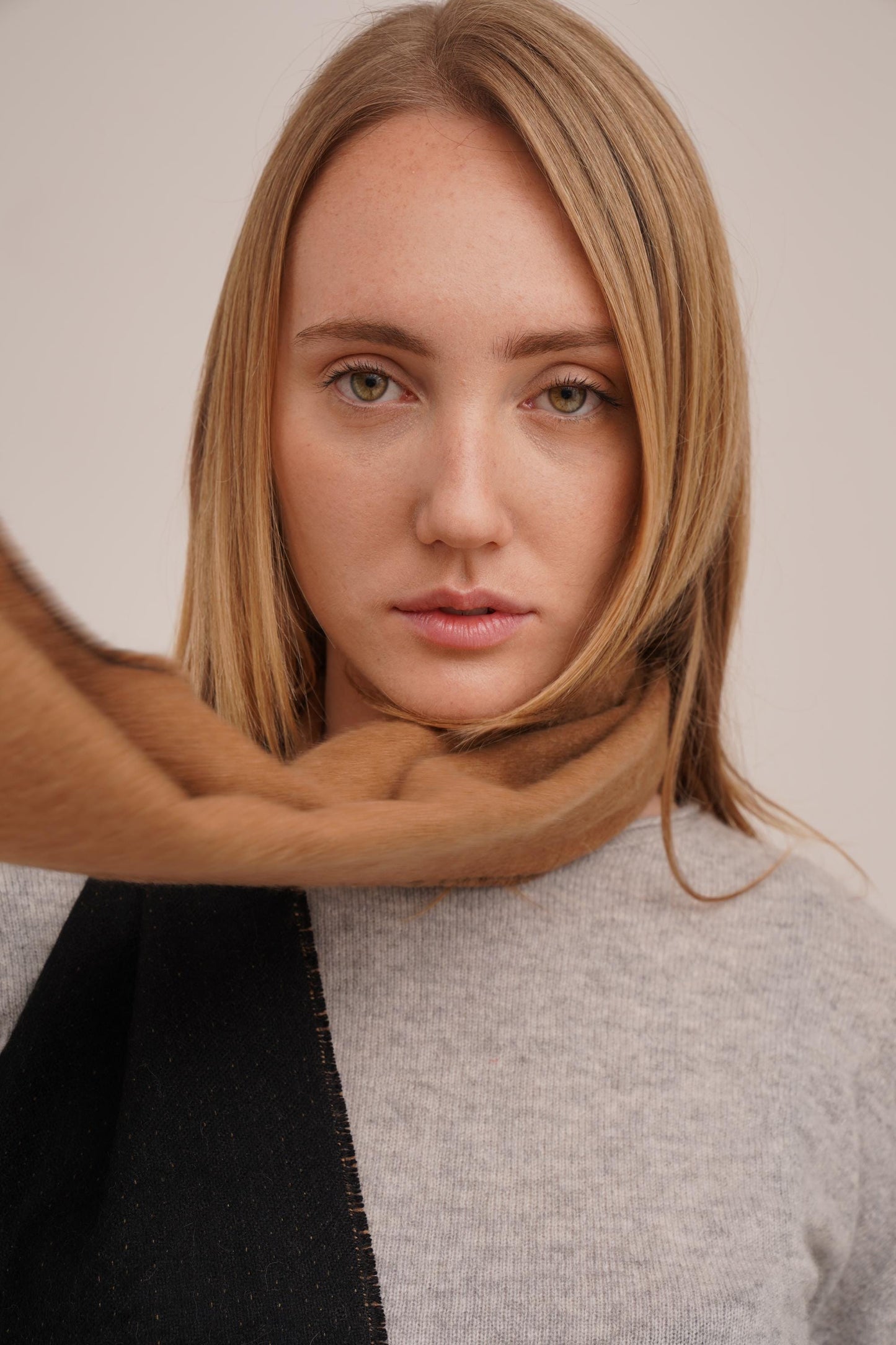 Black Double Facet Scarf in 100% Royal Alpaca Wool